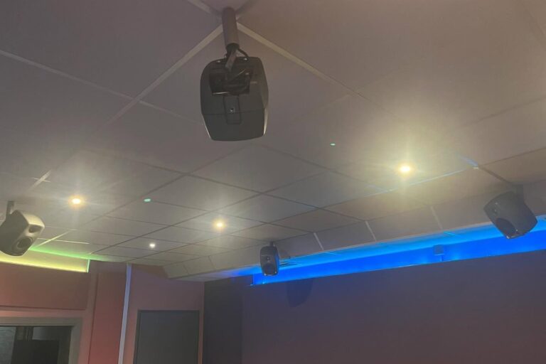 Altavoces de techo del sistema Dolby Atmos 7.1.4