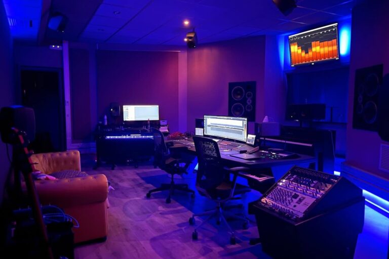 Estudio de grabación Dolby Atmos de Lorenzo Cortés en Ejea (Zaragoza)